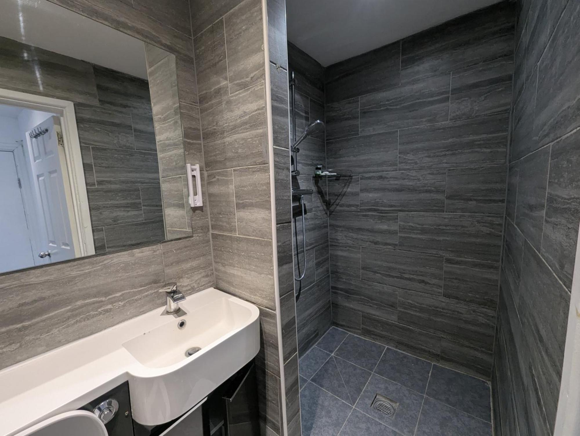 Oyo Firs Lodge London Heathrow Гаунслоу Екстер'єр фото